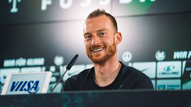 Maximilian Arnold bei einer Pressekonferenz.