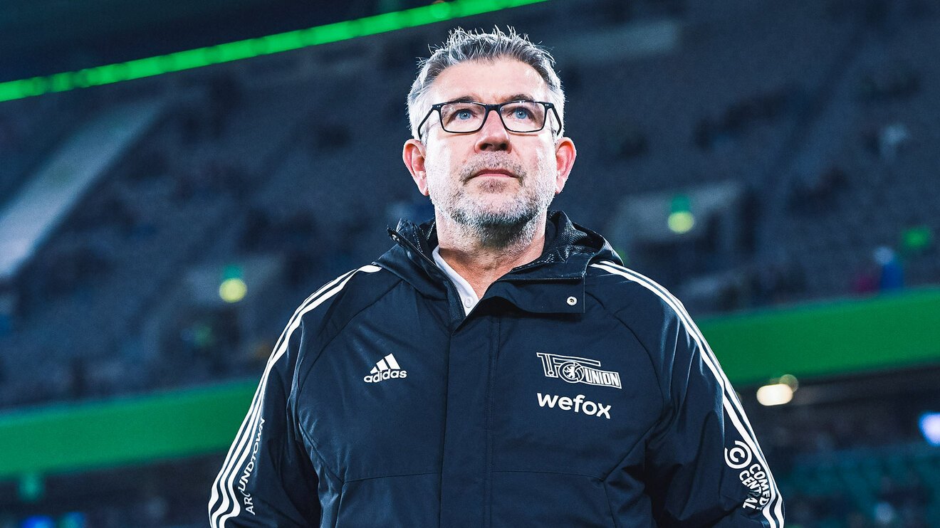 Union-Trainer Urs Fischer in der Volkswagen Arena vor dem Spiel gegen den VfL Wolfsburg.