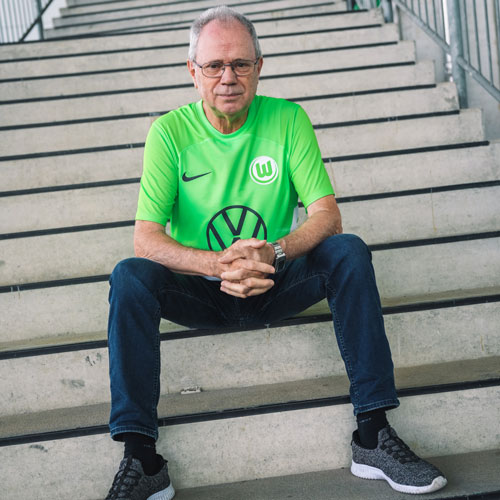 Lothar Schukowski bei der Fanbetreuung des VfL Wolfsburg.