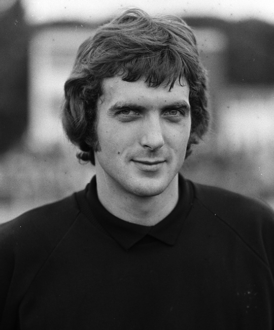 Schwarz-weiß-Porträt des ehemaligen VfL-Wolfsburg-Torhüters Joachim Diehl.